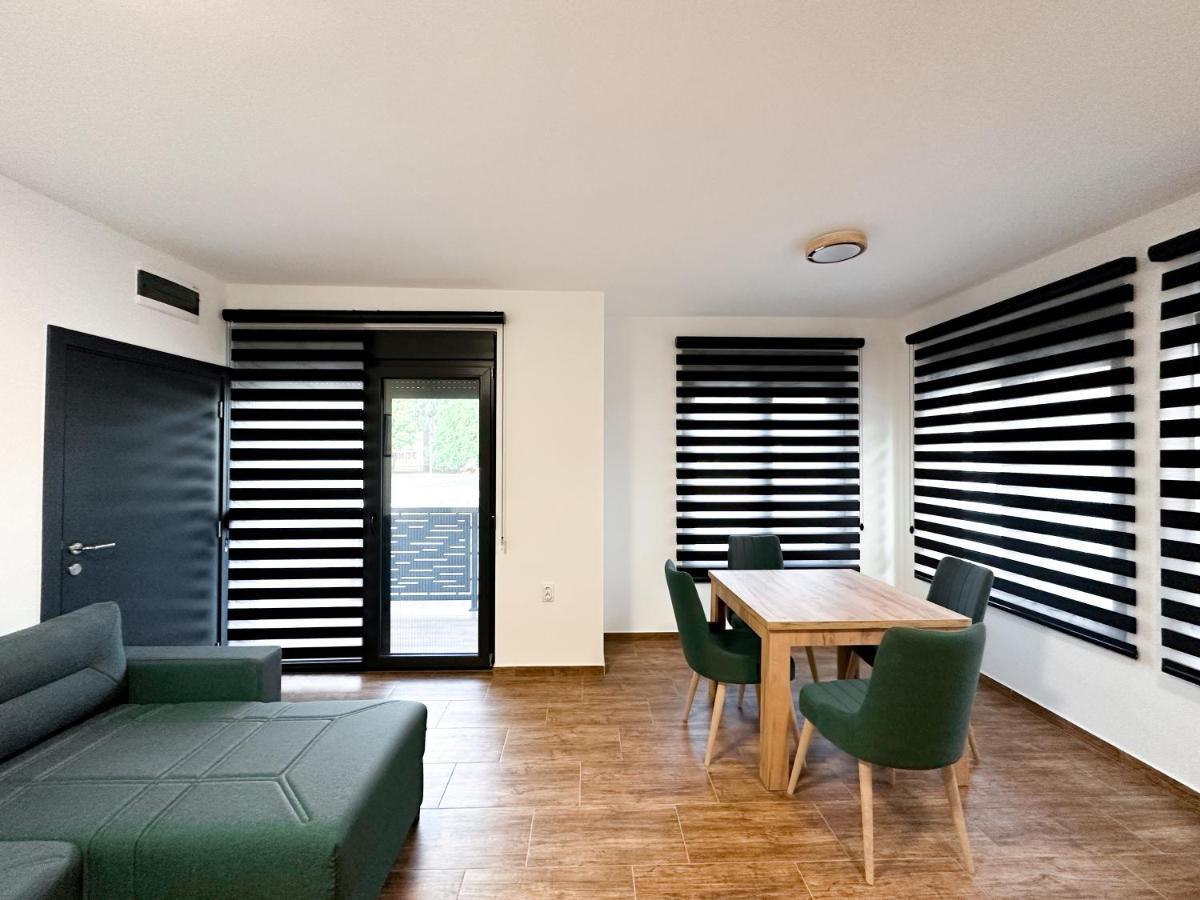 Kiko Apartmani Lux Ζρένιανιν Εξωτερικό φωτογραφία