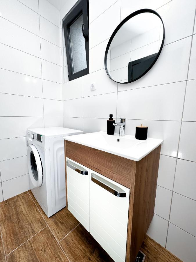 Kiko Apartmani Lux Ζρένιανιν Εξωτερικό φωτογραφία