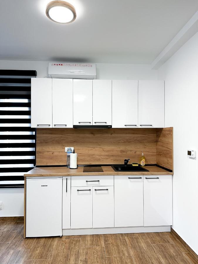 Kiko Apartmani Lux Ζρένιανιν Εξωτερικό φωτογραφία
