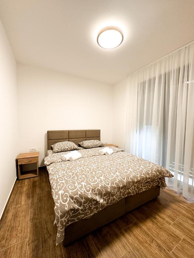 Kiko Apartmani Lux Ζρένιανιν Εξωτερικό φωτογραφία