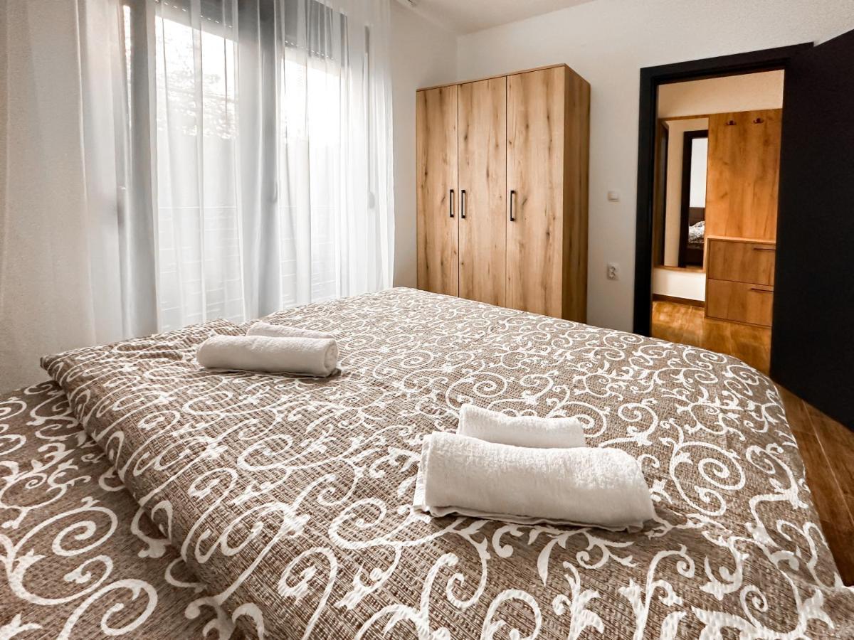 Kiko Apartmani Lux Ζρένιανιν Εξωτερικό φωτογραφία