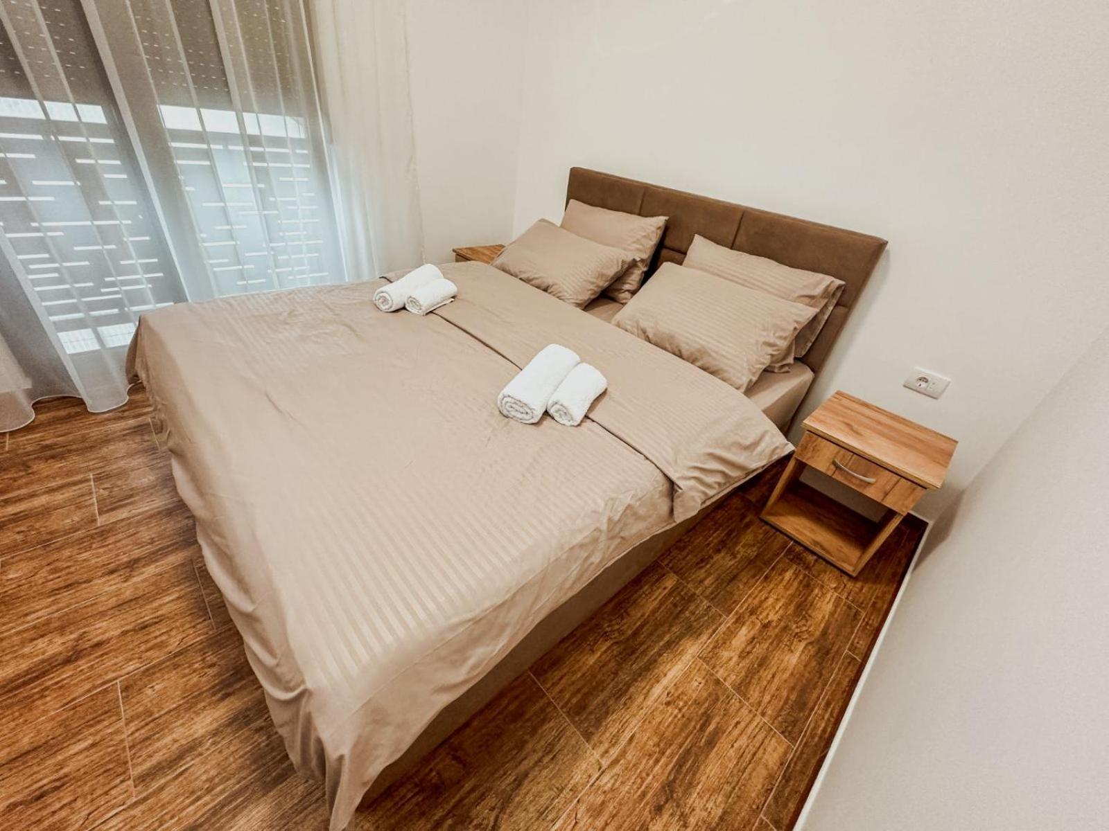 Kiko Apartmani Lux Ζρένιανιν Εξωτερικό φωτογραφία